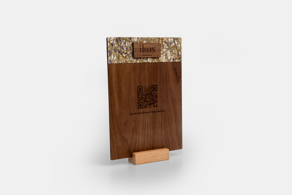 qr stand sus sani ikos group