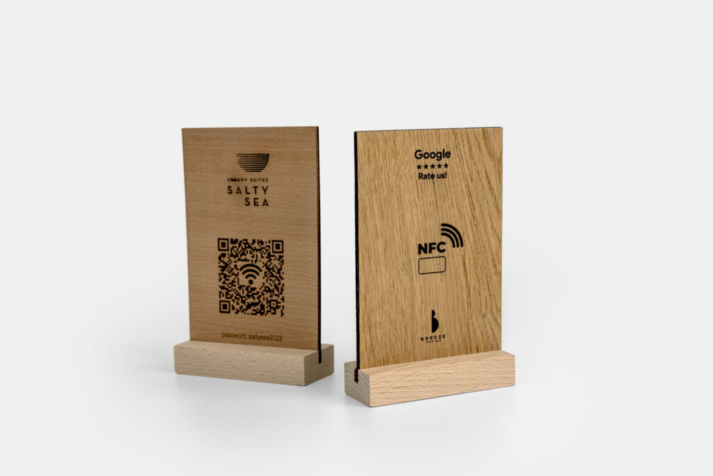 qr stand w salty sea luxury
